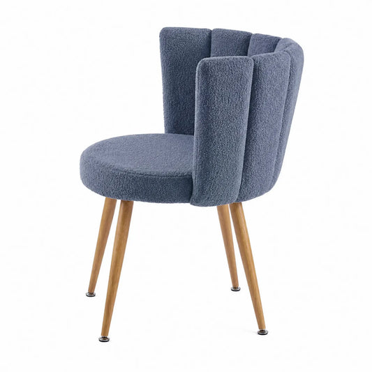 Chaise en tissu bleu avec pieds en bois